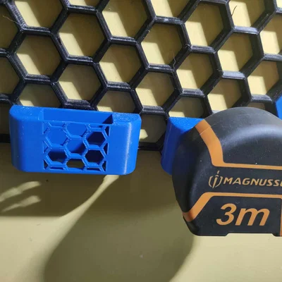 Giá treo thước cuộn tiện lợi cho bảng treo Honeycomb