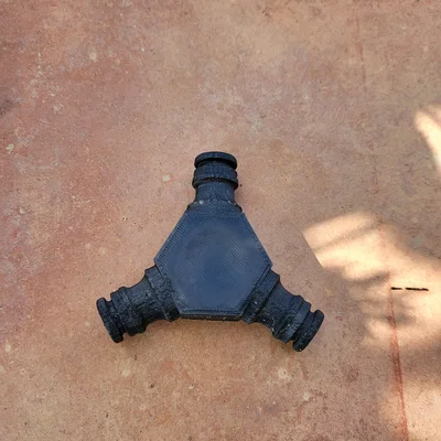 Đầu nối chia nước Hose Splitter 3D tiện lợi cho vườn cây