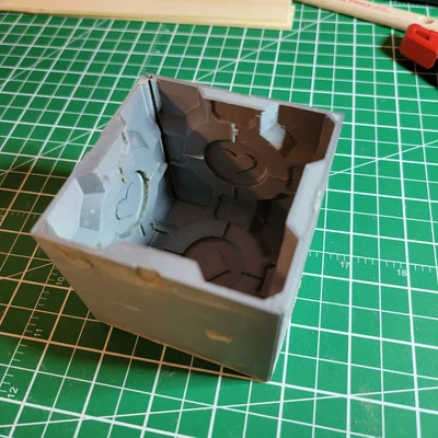 Khuôn chậu sen đá Companion Cube