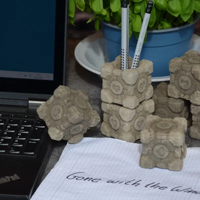 Khuôn Companion Cube (Companion Cube mold)