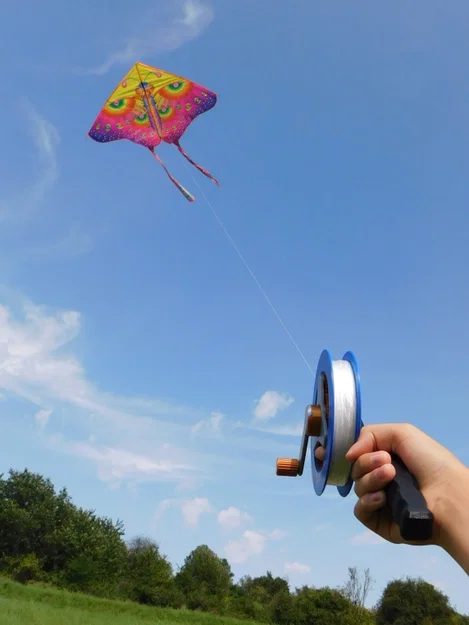 Cuộn dây thả diều có bánh răng (Geared kite reel) - Image 9