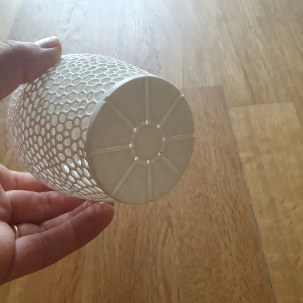 Cốc cắm bàn chải Voronoi 3D: Thiết kế thoát nước thông minh - Image 1
