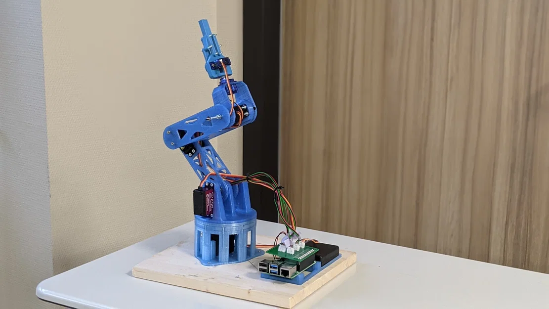 Cánh tay robot 5 trục in 3D điều khiển bằng găng tay - Image 2