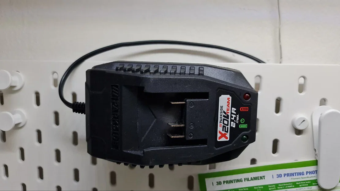 Giá treo sạc Parkside 20V cho Skadis (cứng hơn, dùng universal hook) - Image 1