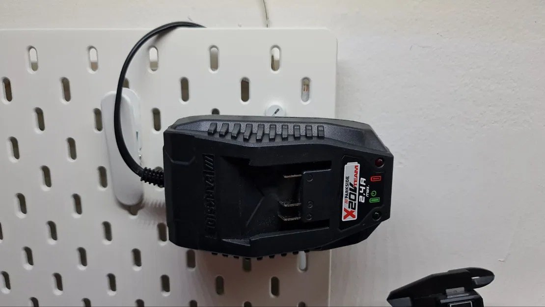 Giá treo sạc Parkside 20V cho Skadis (cứng hơn, dùng universal hook) - Image 4