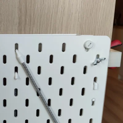 Ngàm gắn pegboard IKEA Skadis cho kệ Kallax