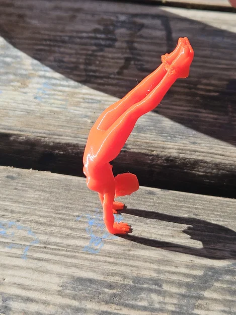 Tượng mini cô gái trồng chuối (Handstand girl miniature) - Image 2
