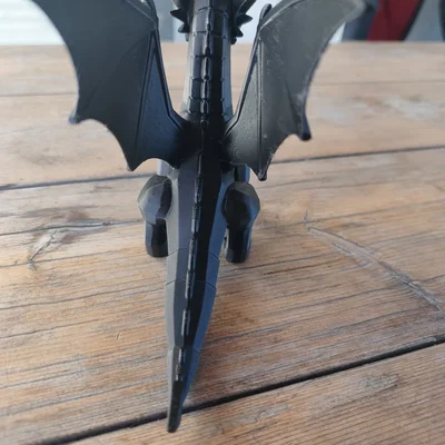 Steel Dragon (Rồng Thép) – mẫu Low-Poly góc cạnh, cánh rộng chắc chắn
