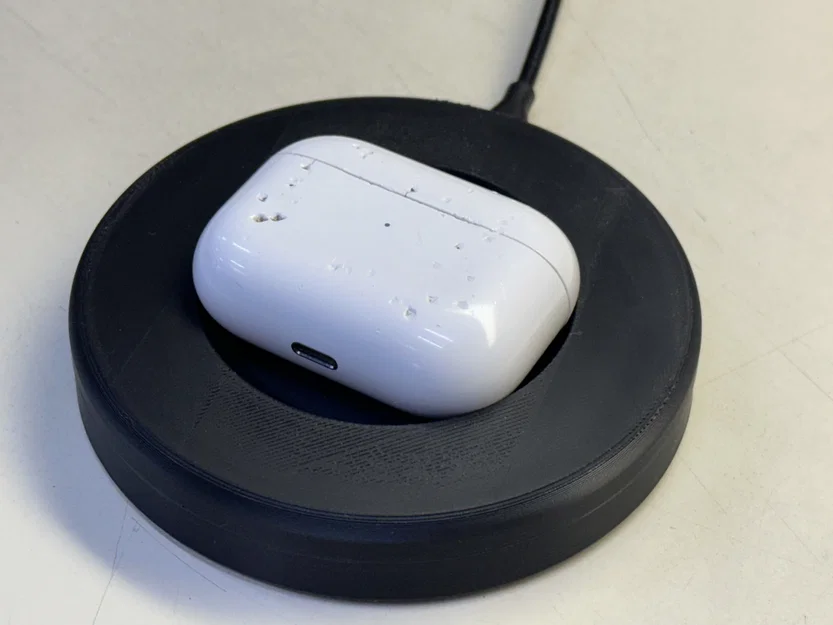Đế sạc AirPods Pro tự canh chuẩn cho Anker Powerwave Pad - Image 1