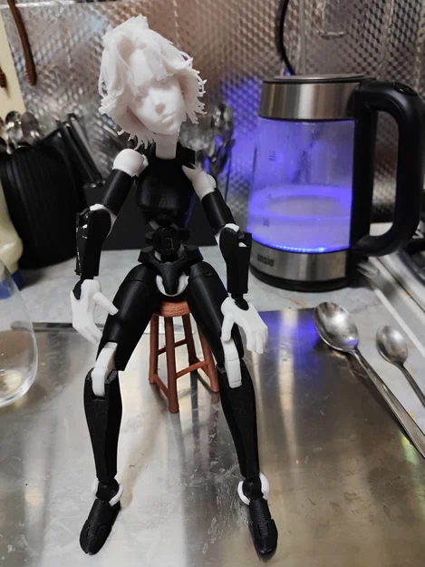 Mô hình ghế đẩu gỗ mini 3D cho búp bê và action figure - Image 3