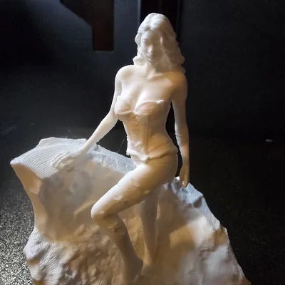 Mô hình tượng thiếu nữ đứng bên vách đá nghệ thuật in 3D