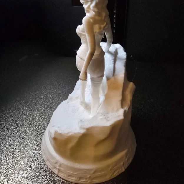 Mô hình tượng thiếu nữ đứng bên vách đá nghệ thuật in 3D - Image 2