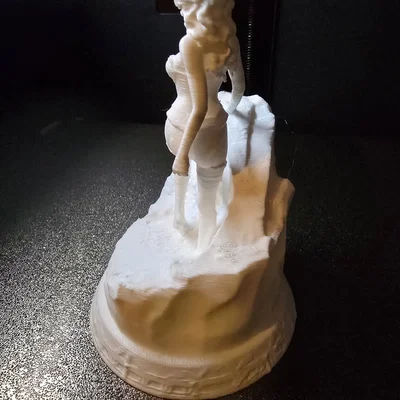 Mô hình tượng thiếu nữ đứng bên vách đá nghệ thuật in 3D