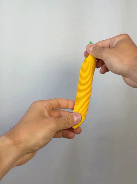 Trái Chuối Dẻo Lò Xo (Springy Flexi Banana) - Image 3