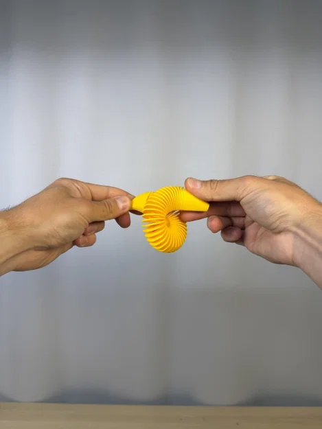 Trái Chuối Dẻo Lò Xo (Springy Flexi Banana) - Image 5
