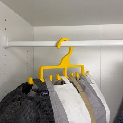 Móc treo mũ (Cap Hanger) - Giải pháp sắp xếp mũ gọn gàng