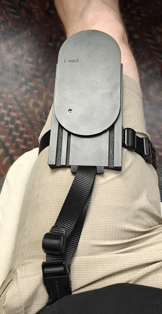 Giá Đỡ Bàn Phím Gắn Đùi (Magnetic Keyboard Thigh Mount) - Image 1