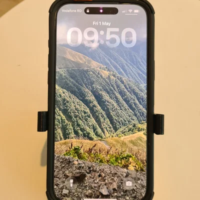 Giá đỡ iPhone 17 Pro Max gắn xe máy – Tương thích ốp ESR