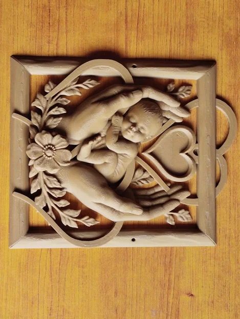 Held with Love – Phù điêu đôi bàn tay người mẹ - Image 2