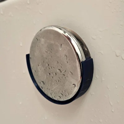 Nắp che một nửa lỗ thoát nước bồn tắm