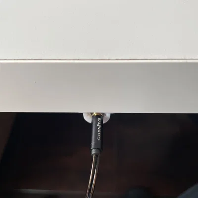 Giá đỡ cáp nối dài âm thanh 3.5mm Amazon Basics