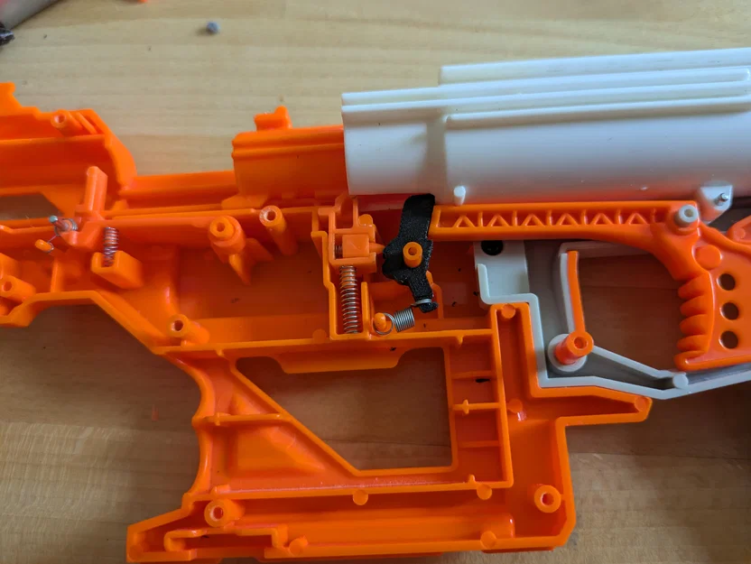Chi tiết thay thế lẫy khóa cò súng Nerf Falconfire (AccuStrike) - Image 1