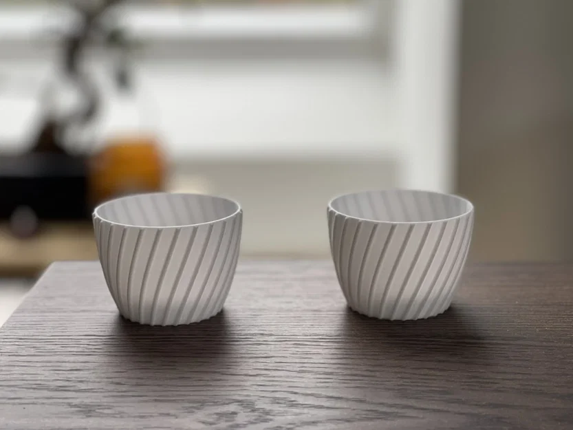 Chân nến 3D trang trí thiết kế gân xoắn tinh tế cho không gian nhà - Image 1