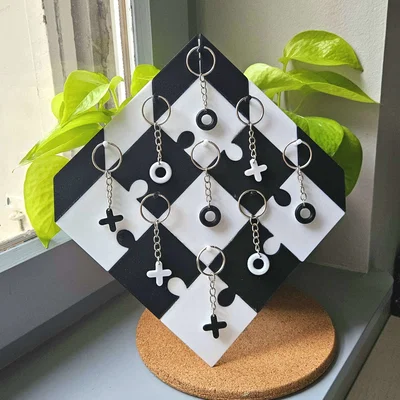 Móc treo chìa khóa Tic Tac Toe