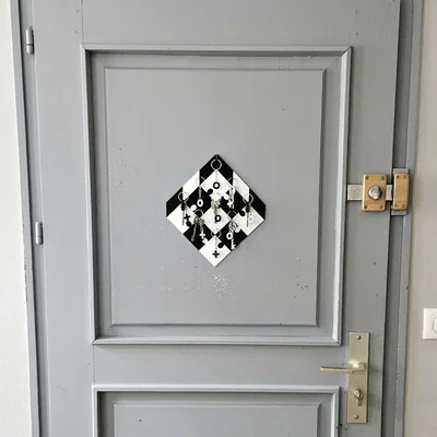 Móc treo chìa khóa Tic Tac Toe