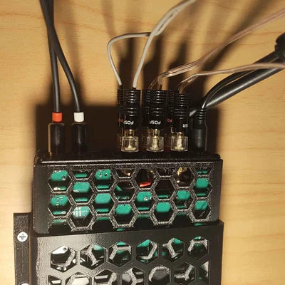 Ngàm gắn gầm bàn tối ưu luồng gió cho Fosi Audio BT30D Pro