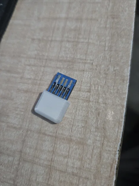 Vỏ bảo vệ USB (Pendrive case) nhỏ gọn - Image 3