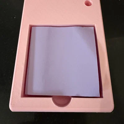 Giá đựng giấy ghi chú (sticky note) và bút