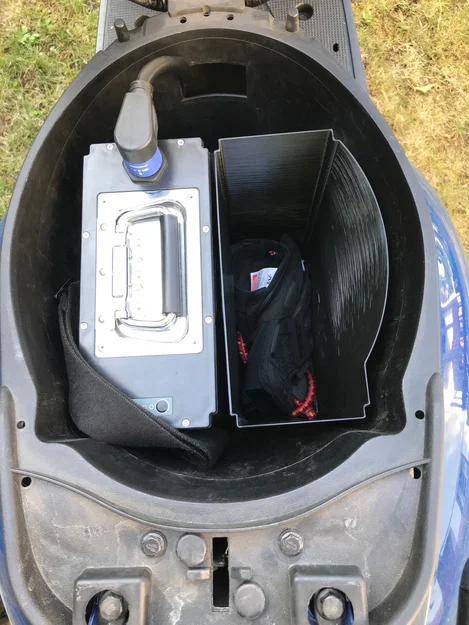 unu Scooter Battery Buddy - Khay đựng đồ tiện ích dưới yên xe - Image 2