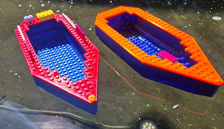 Thân tàu đồ chơi low-poly tương thích LEGO - Image 1