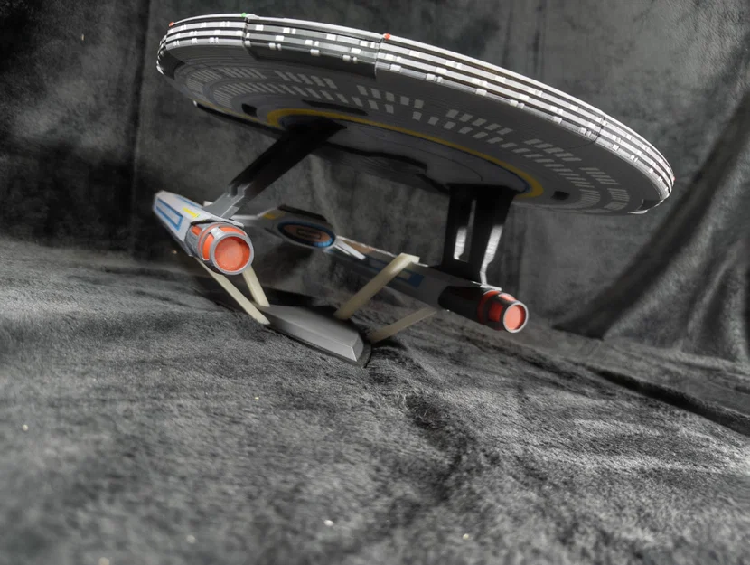 Mô hình U.S.S. Cerritos từ Star Trek Lower Decks (Dài 60cm) - Image 1