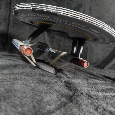 Mô hình U.S.S. Cerritos từ Star Trek Lower Decks (Dài 60cm)