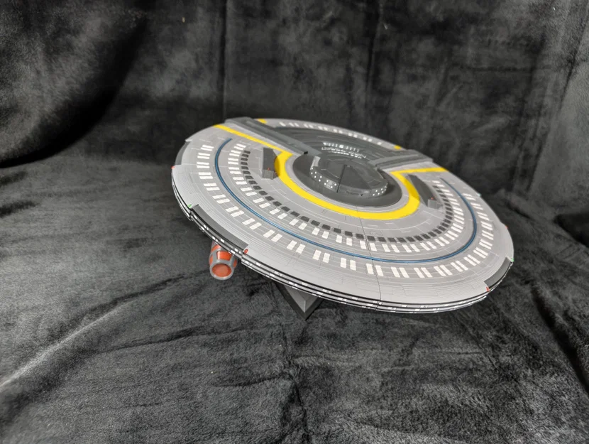 Mô hình U.S.S. Cerritos từ Star Trek Lower Decks (Dài 60cm) - Image 2