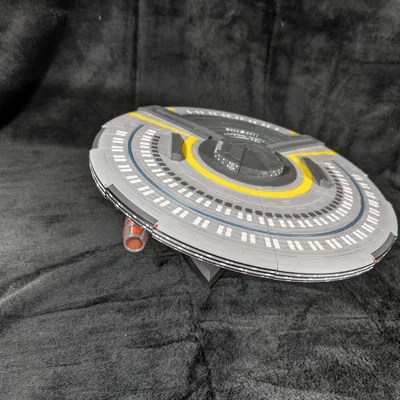 Mô hình U.S.S. Cerritos từ Star Trek Lower Decks (Dài 60cm)