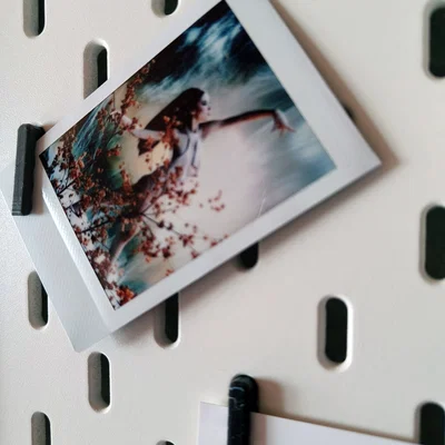 Giá treo ảnh cho bảng pegboard Skadis