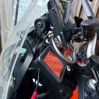 Ngàm gắn màn hình Jensite Carplay cho KTM SuperDuke 1290 GT gen 1 (2016-2018)