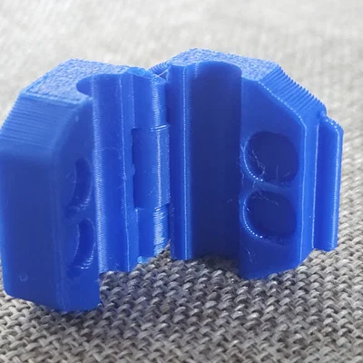 Magnetic Cable Holder (Giá đỡ cáp nam châm có bản lề)