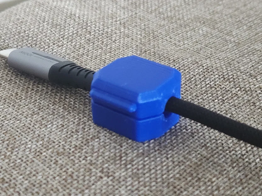 Magnetic Cable Holder (Giá đỡ cáp nam châm có bản lề) - Image 3