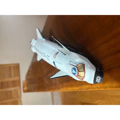 Mô hình phi thuyền Space Force X-74B Seeker