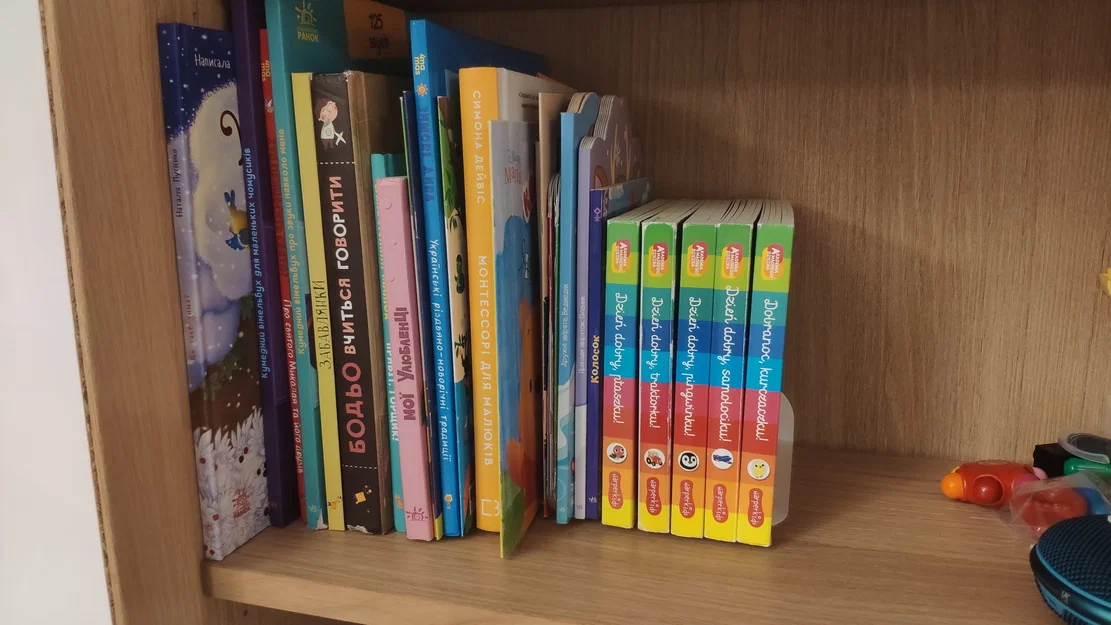Kẹp giữ sách để bàn 3D (Simple Shelf Book Holder) gọn gàng - Image 3