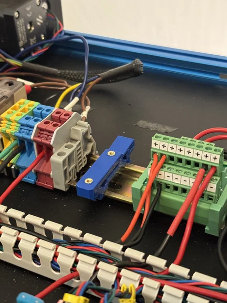 Ngàm gắn module DIN Rail với Heatset Insert M3 tiện lợi - Image 1