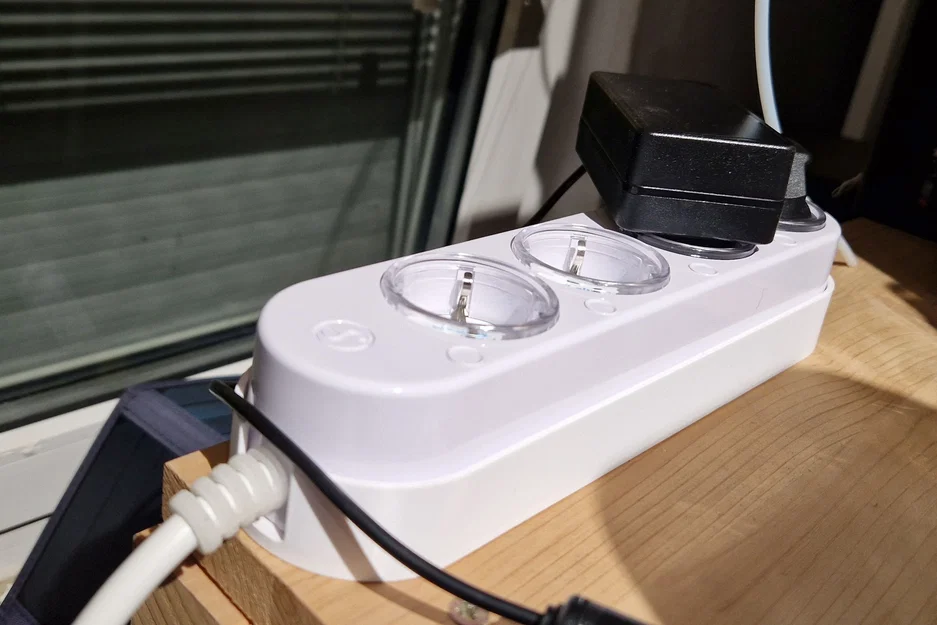 Giá đỡ cố định ổ cắm Shelly Power Strip 4 Gen4 chống trượt - Image 1