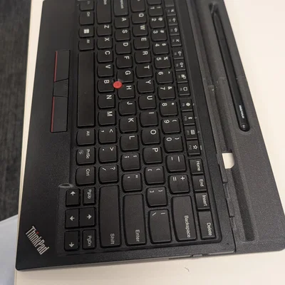 Đế dock bàn phím Surface Pro cho bàn phím Bluetooth Thinkpad Trackpoint II