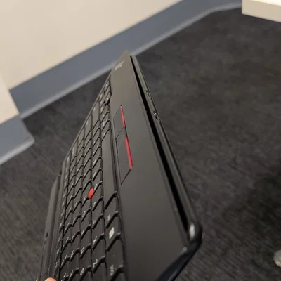 Đế dock bàn phím Surface Pro cho bàn phím Bluetooth Thinkpad Trackpoint II