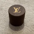 Hộp Đựng Có Nắp Vặn Thiết Kế Louis Vuitton - Thumbnail 3