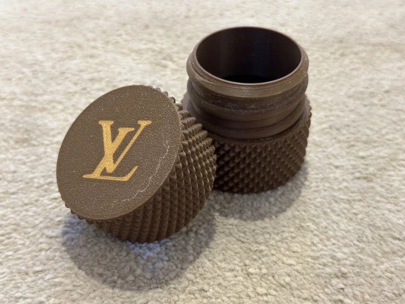 Hộp Đựng Có Nắp Vặn Thiết Kế Louis Vuitton - Image 4